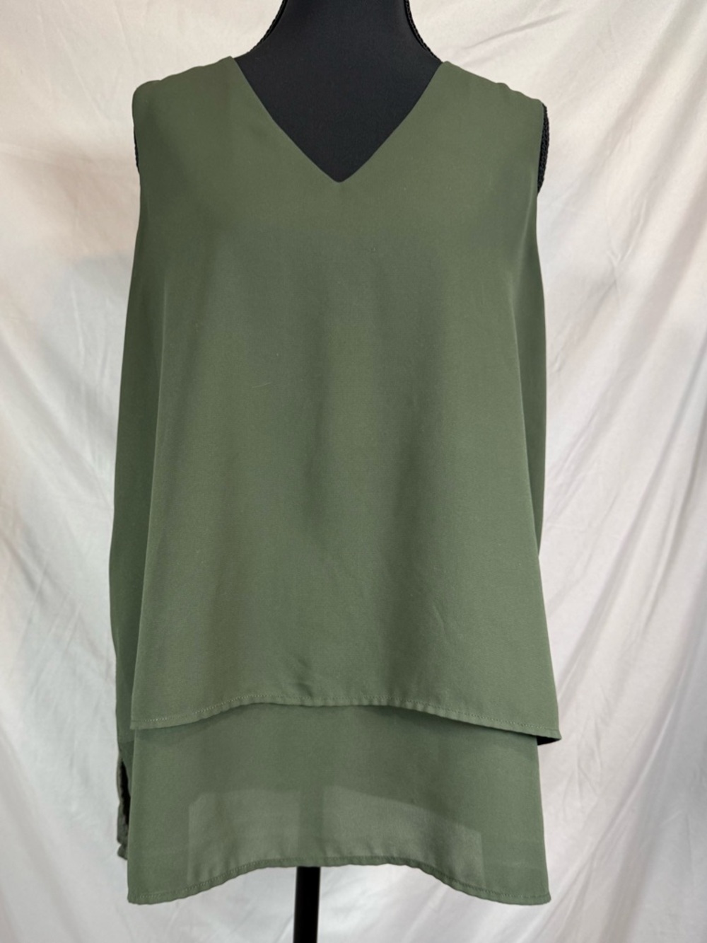 Michael Kors Olive Green Layered V-Neck Sleeveless Blouse 💚 - Picture 2 of 7